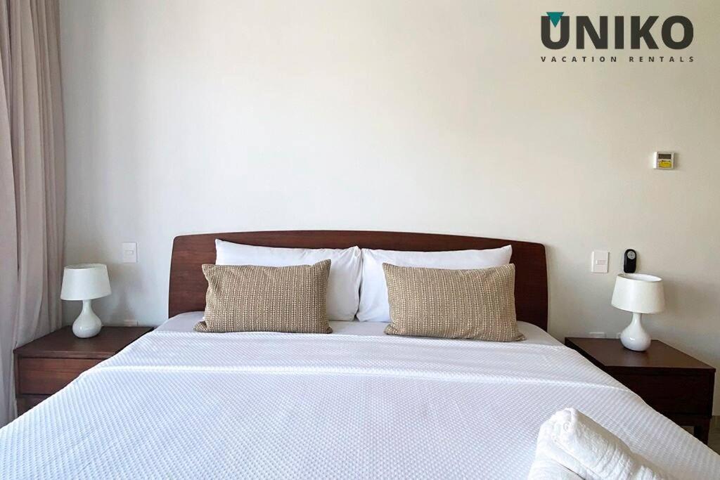 1 Block To The Beach 2Br 6Pax Rooftop Pool King Bed Плая дел Кармен Екстериор снимка